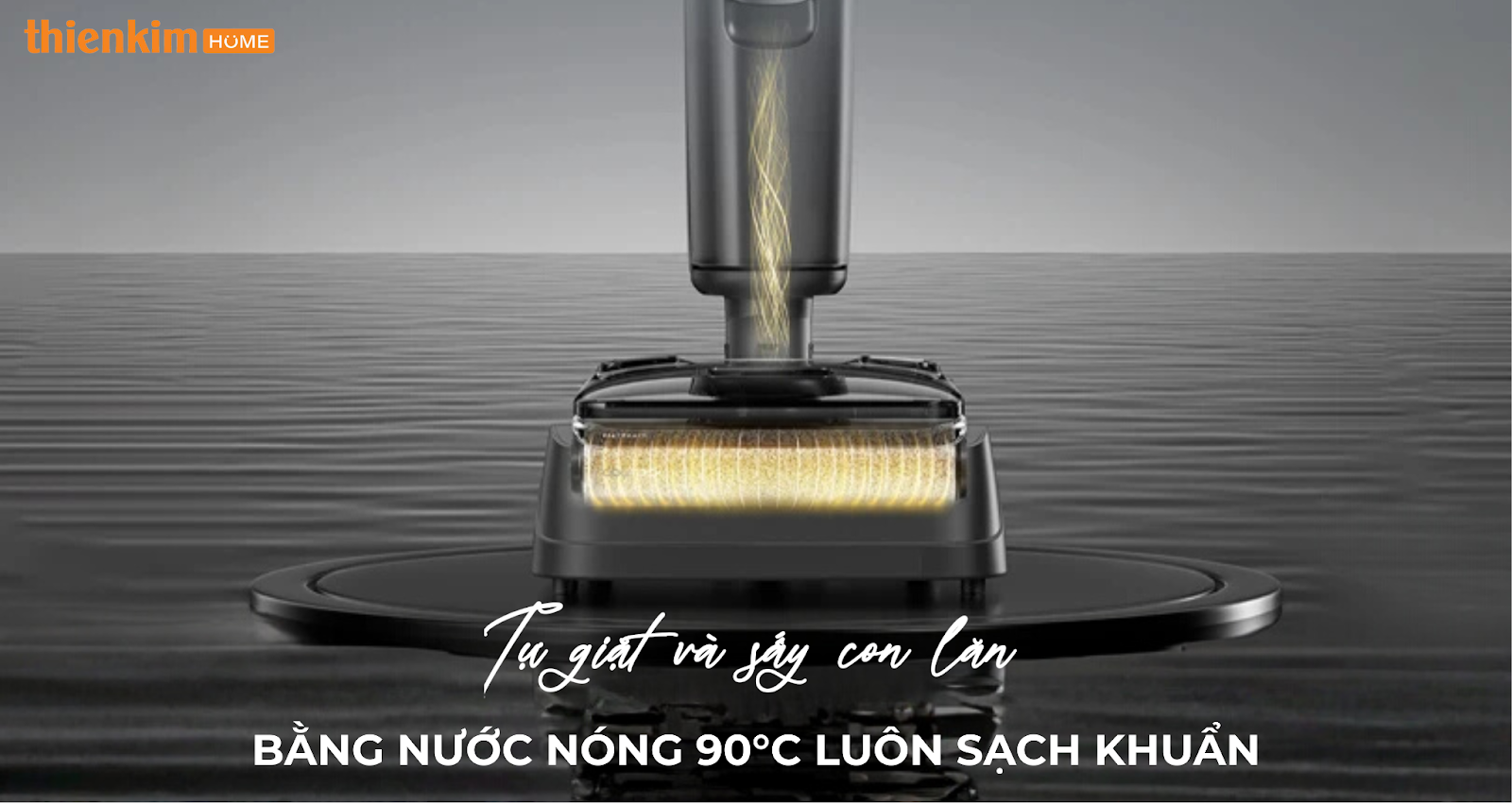 Roborock F25 tự giặt và sấy con lăn bằng nước nóng 90°C, diệt khuẩn 99,9%, ngăn mùi hôi và nấm mốc, giữ máy luôn sạch sẽ và an toàn sau mỗi lần sử dụng.